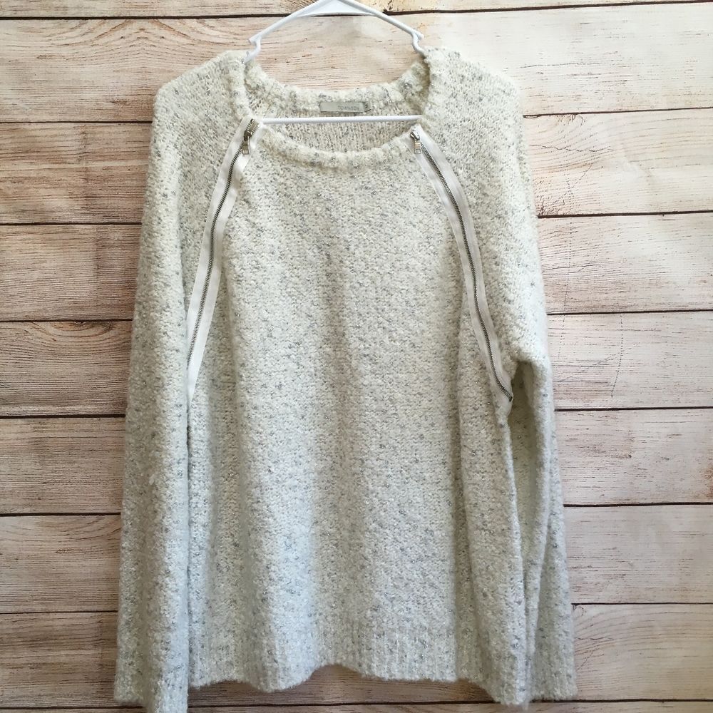 TOWNSEN SWEATER IN CREAM WITH SILVER METALLIC ACCENTS